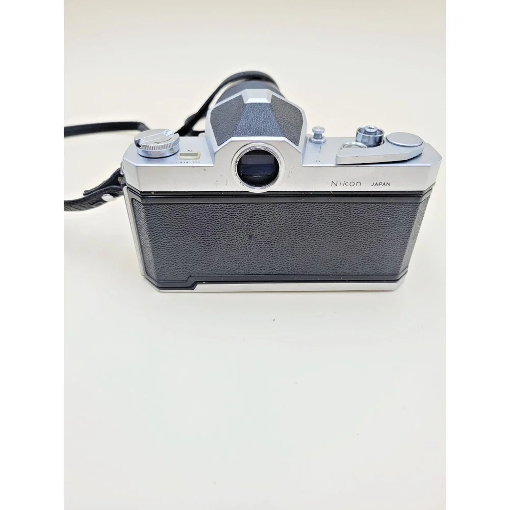 Nikon Nikomat FTN 35mm SLR Film Camera Silver Vivitar 75-205mm Macro Zoom Lens